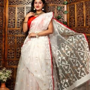 Handcrafted White Pure Organza Muslin Saree with Red Border & Floral Appliqué Work | Festive Bengali Saree | Includes Matching Red Blouse Piece