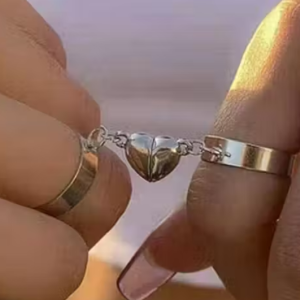 DESIGNER Proposal Ring Heart shape Maignetic And Silver Colour