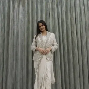 D 61 🤍 Off-White / Ivory Saree with Elegant Jacket