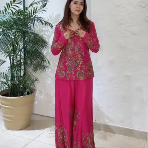 D 88 💖 Elegant Pink Embroidered Co-Ord Set 💖