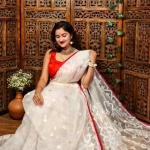 Handcrafted White Pure Organza Muslin Saree with Red Border & Floral Appliqué Work | Festive Bengali Saree | Includes Matching Red Blouse Piece