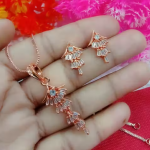 Gold-Plated Jewelry Set Features a Necklace And Matching Earrings