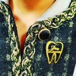 Customizable Cute Tooth-Shaped Brooch For Dentists