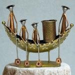 Metal Handcrafted 4 Man Ship Pen Holder Antique Sand Desk Decorative Showpiece